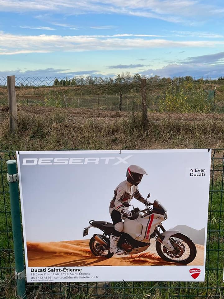 Presentation desert-x 1 1